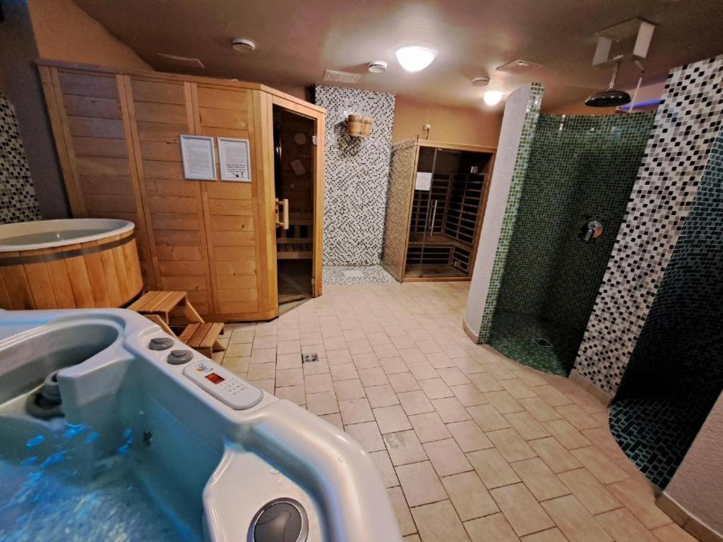 Apartment With Mountain View In Hotel Crocus, Štrbské Pleso المظهر الخارجي الصورة